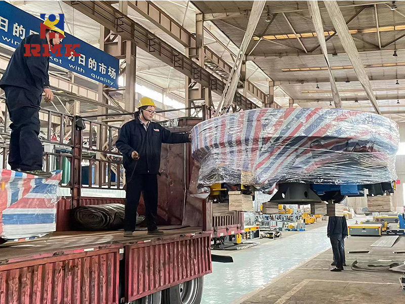 睿邁科 發(fā)往泰國(guó) 轉(zhuǎn)盤車和10噸、20噸軌道車 裝備發(fā)車！！